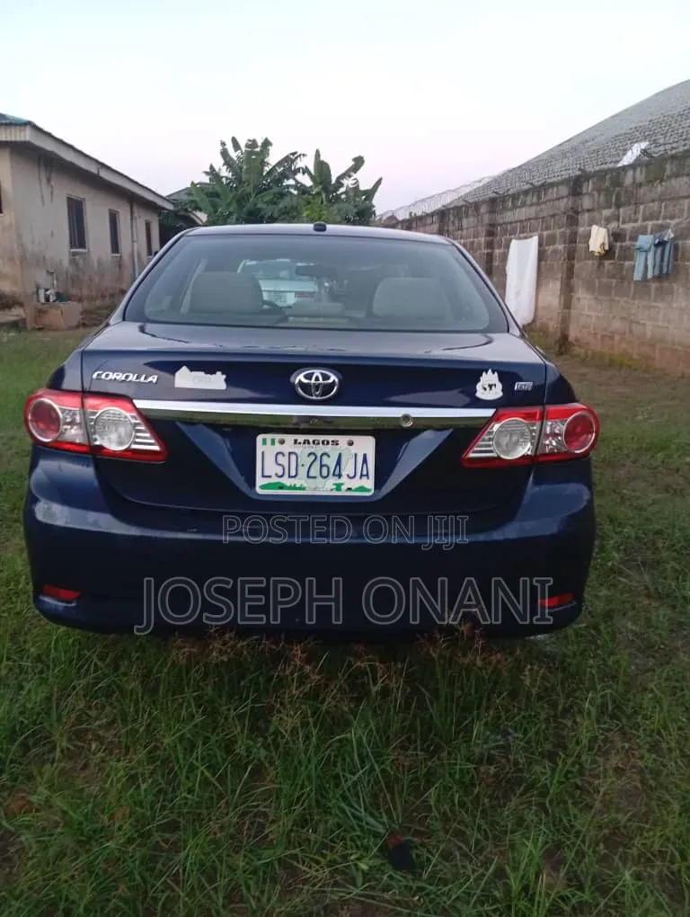 Toyota Corolla LE 4dr Sedan (1.8L 4cyl 4A) 2011 Blue