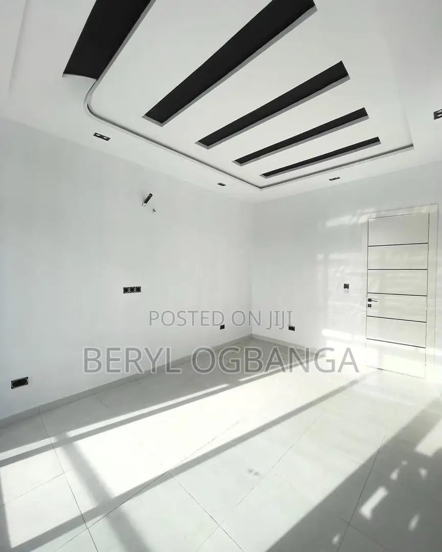 3bdrm Duplex in Ikota for rent