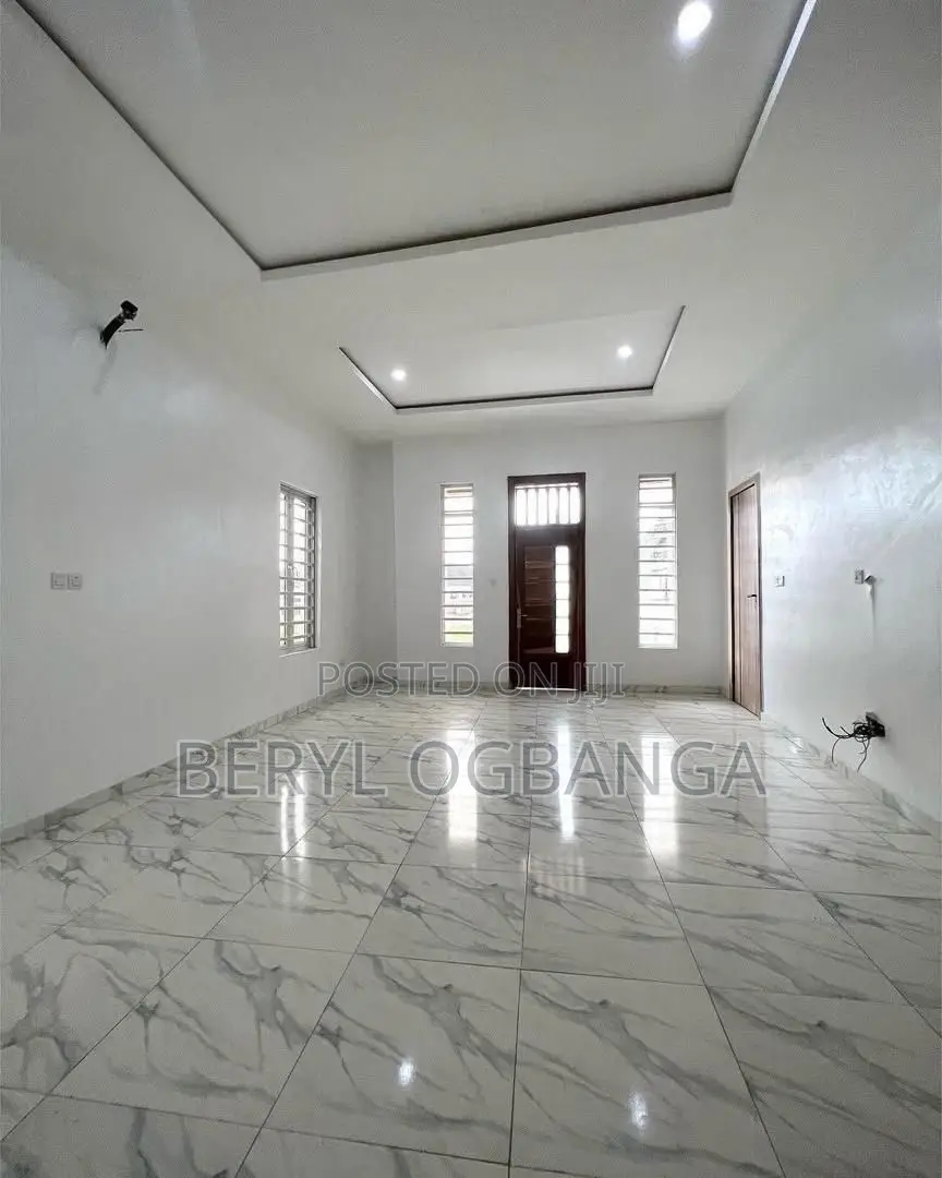 4bdrm Duplex in Lekki Phase 2 for rent