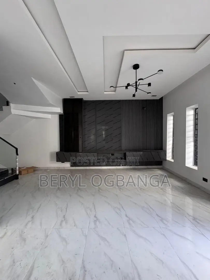 4bdrm Duplex in Lekki Phase 2 for rent