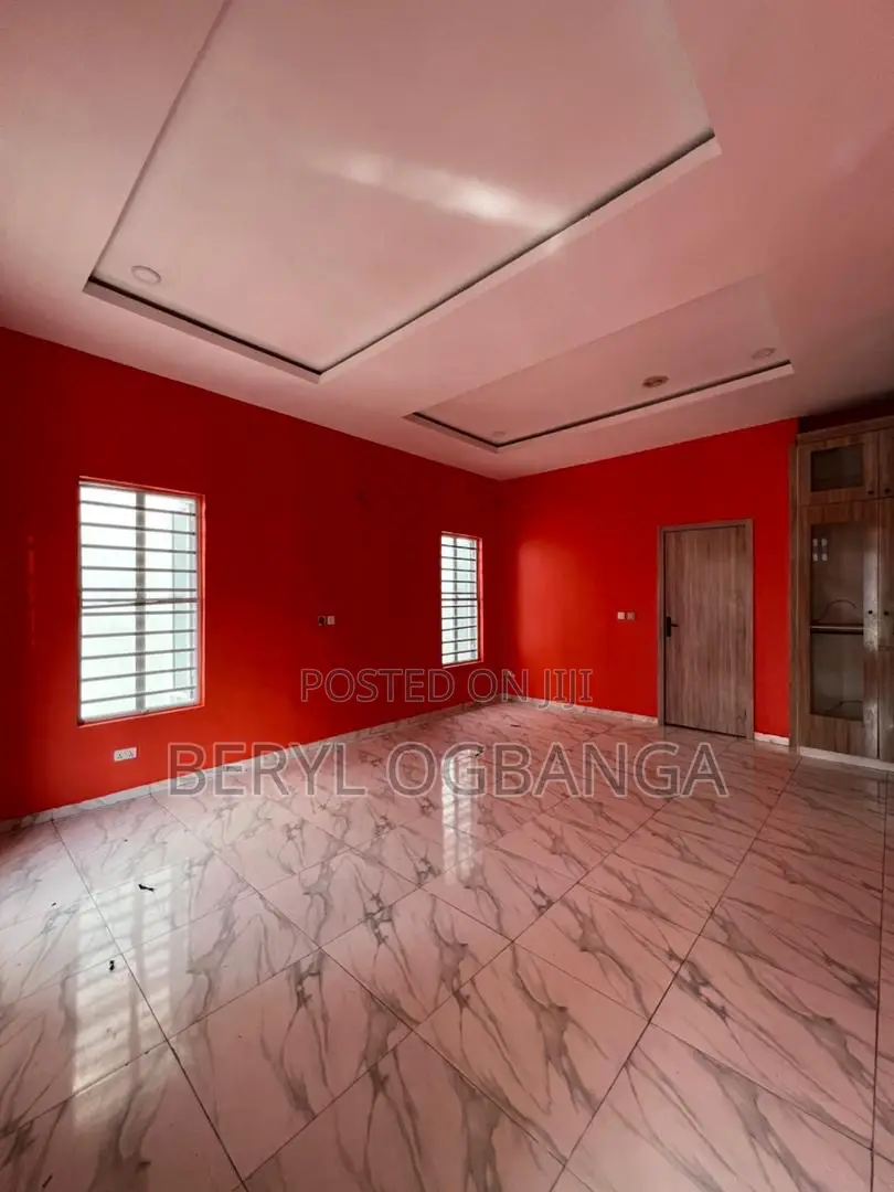 4bdrm Duplex in Lekki Phase 2 for rent