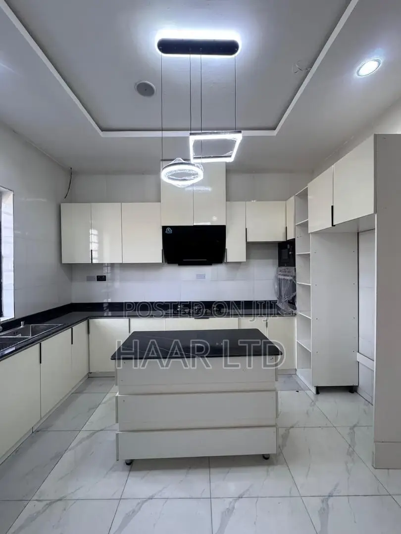 4bdrm Duplex in Lekki Phase 2 for rent