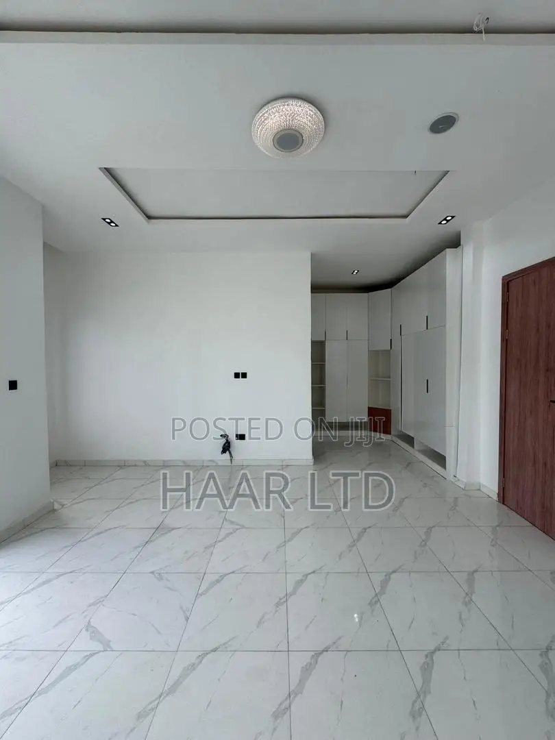 4bdrm Duplex in Lekki Phase 2 for rent