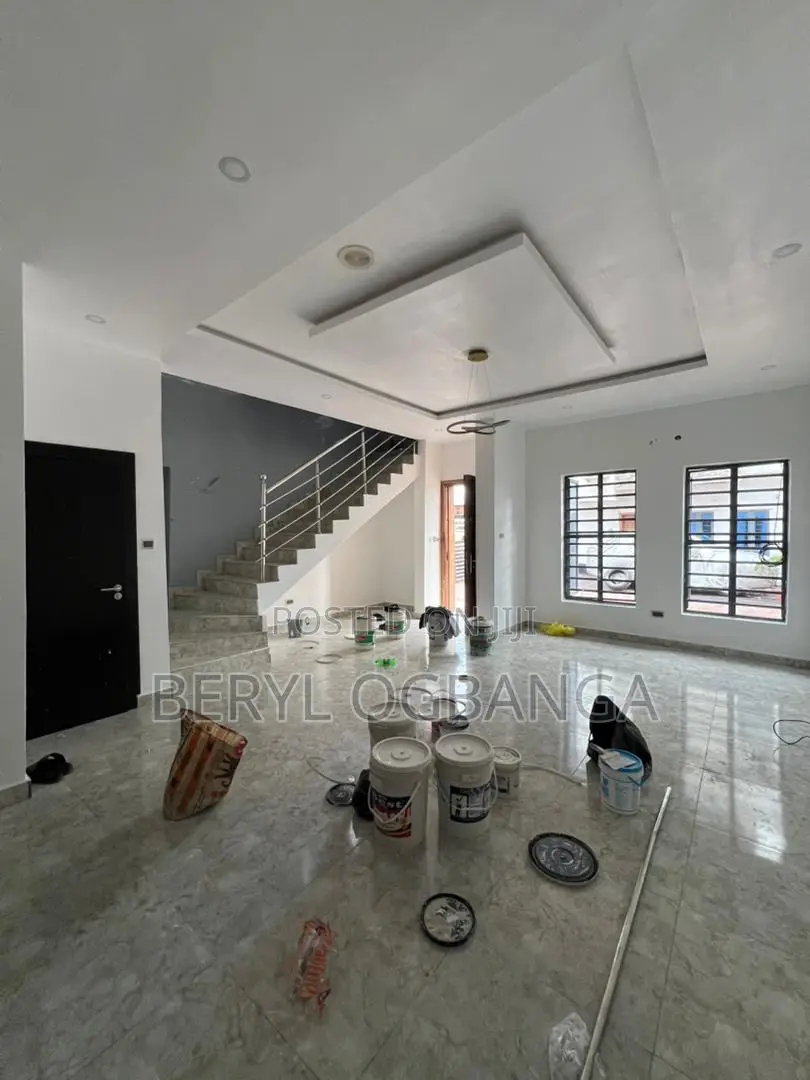 4bdrm Duplex in Lekki Phase 2 for rent