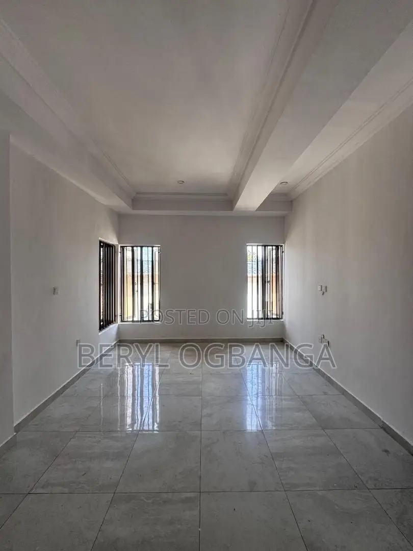 4bdrm Duplex in Ikota for rent