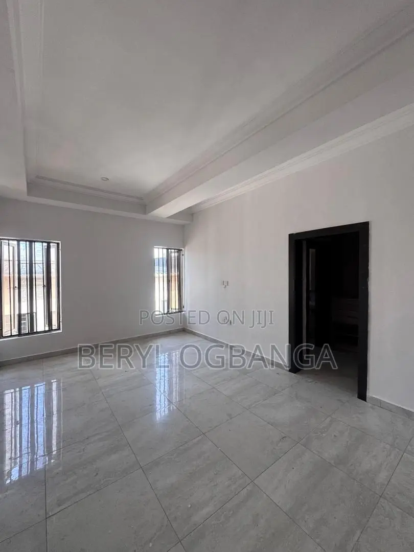 4bdrm Duplex in Ikota for rent