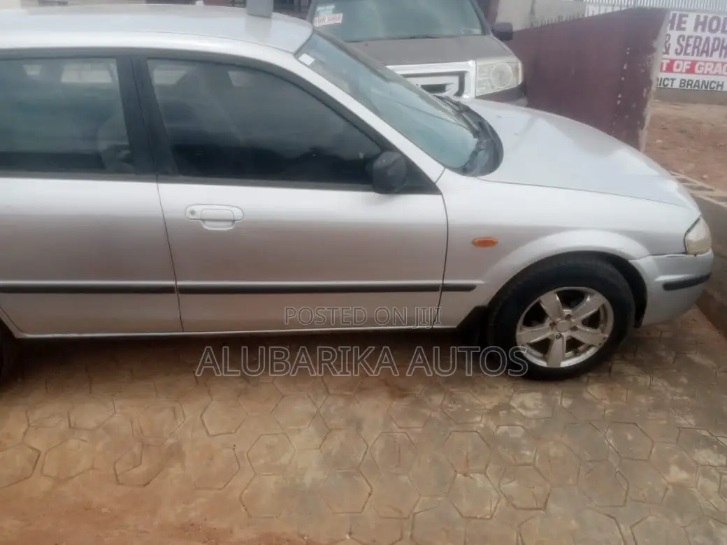 Mazda 323 1.6 2003 Silver
