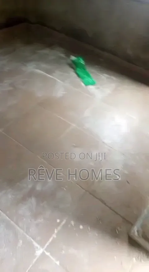 Mini Flat in Iwaya for rent