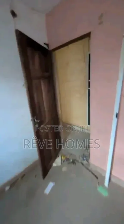 Mini Flat in Ilupeju Industrial Estate for rent