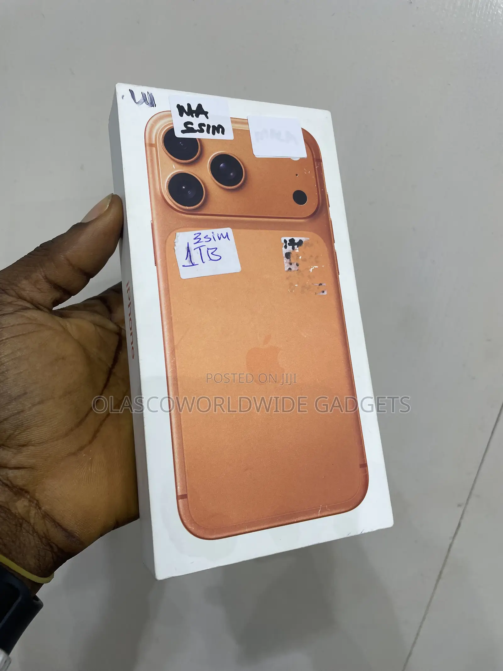 New Apple iPhone 17 Pro Max 1 TB Orange
