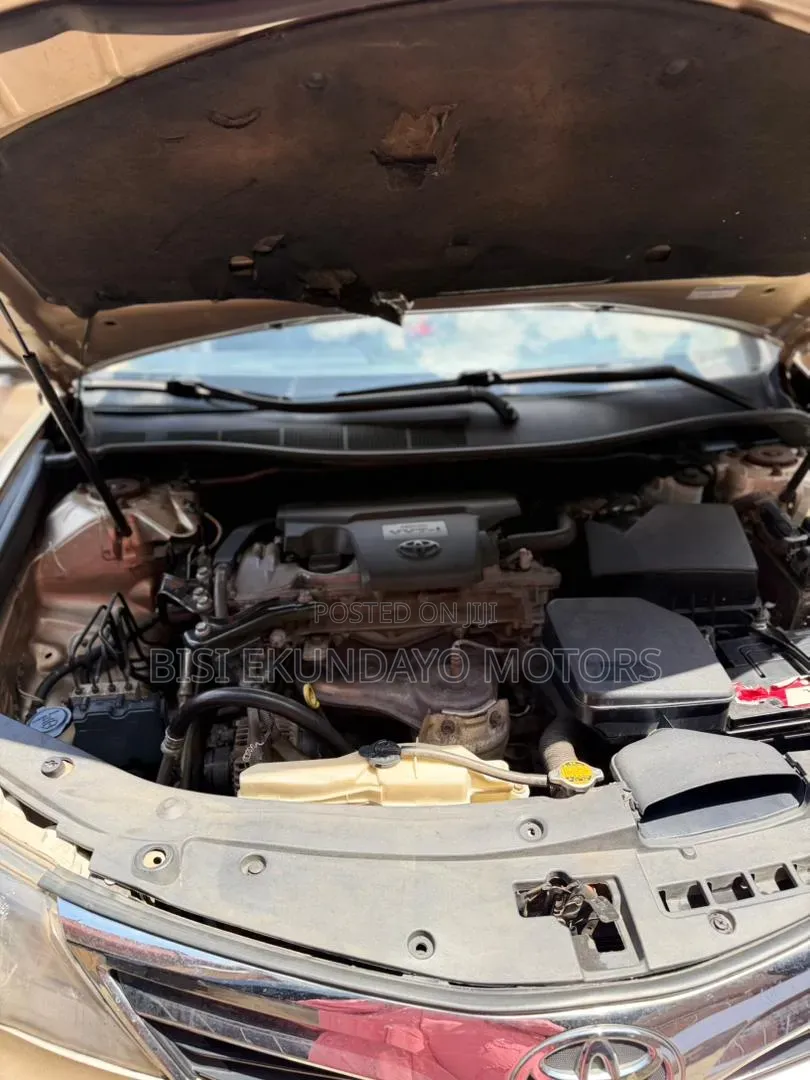 Toyota Camry 2014 Gold