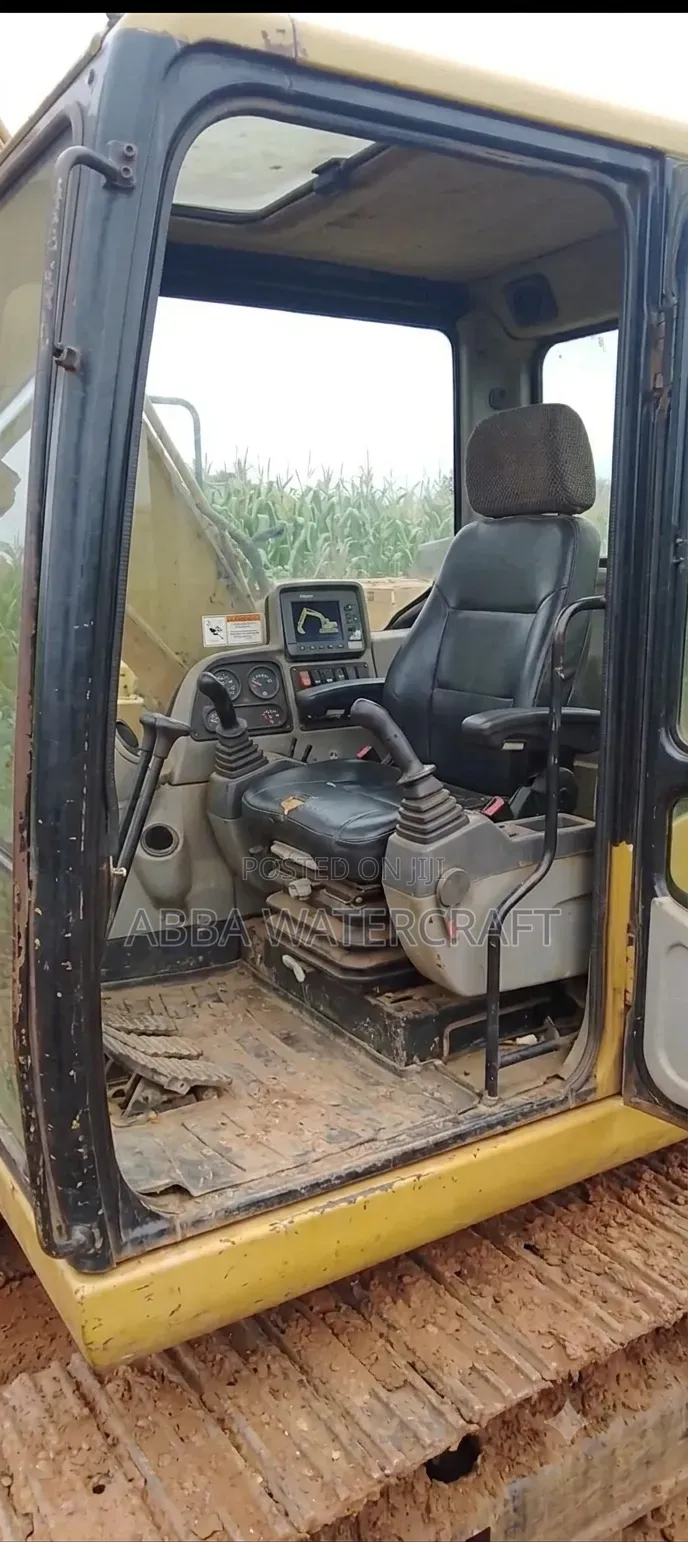 Excavator 320cl Available for Lease – Lagos, Nigeria