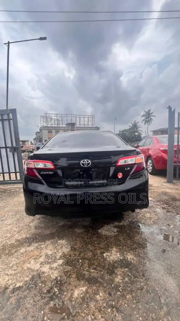Toyota Camry LE 4dr Sedan (2.5L 4cyl 6A) 2013 Black