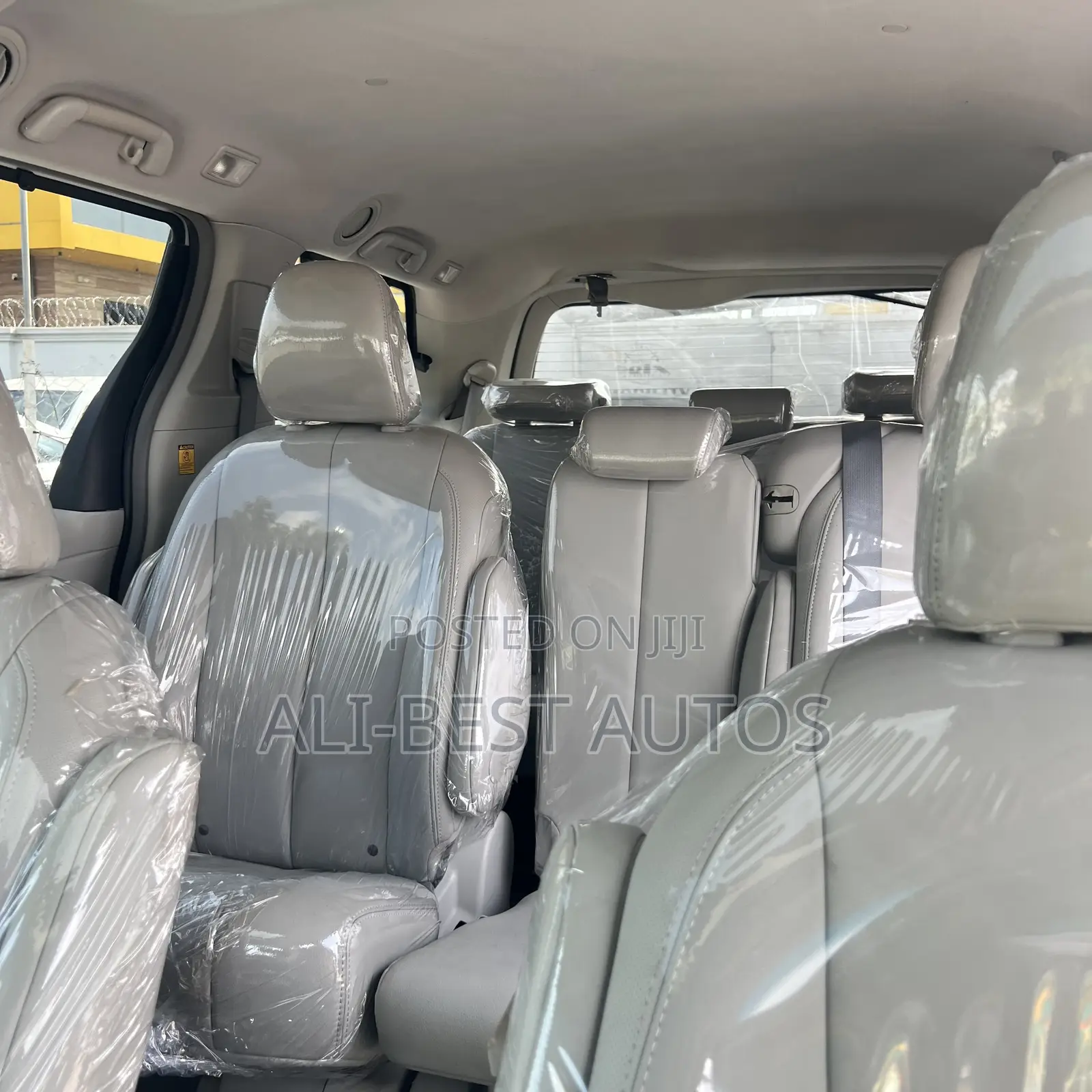 Toyota Sienna XLE 8 Passenger 2012 White