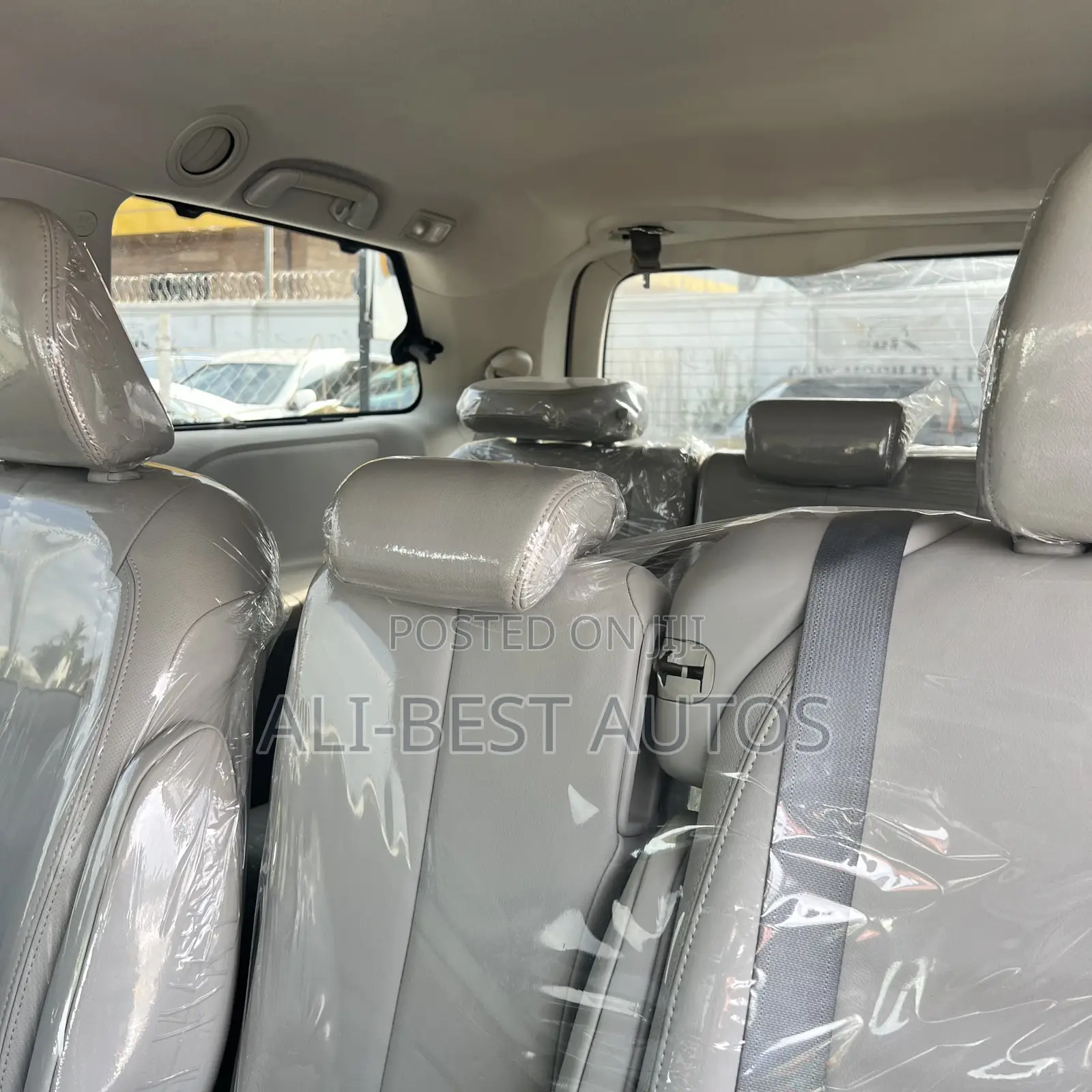 Toyota Sienna XLE 8 Passenger 2012 White