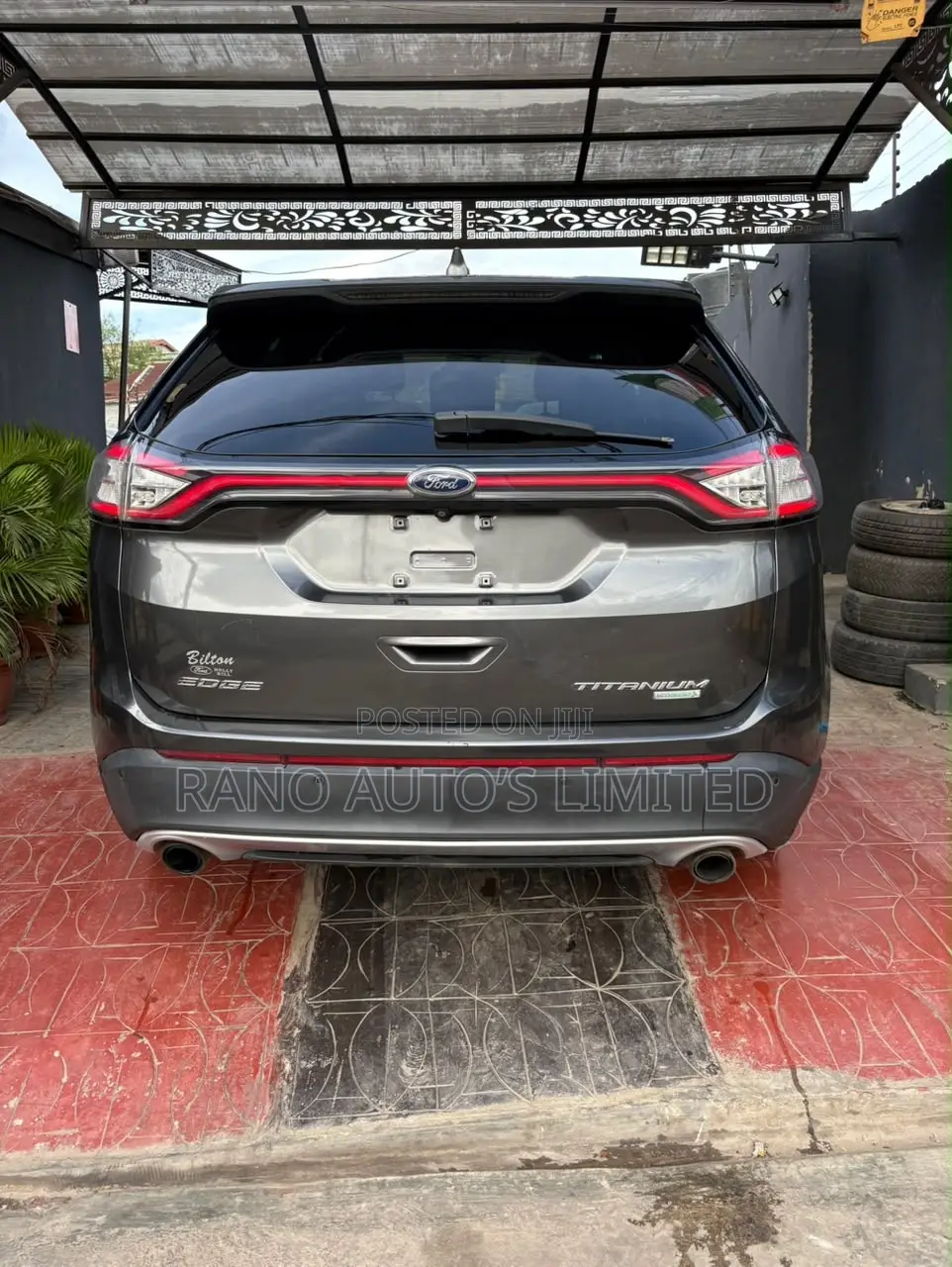 Ford Edge Titanium 4dr FWD 2017 Gray