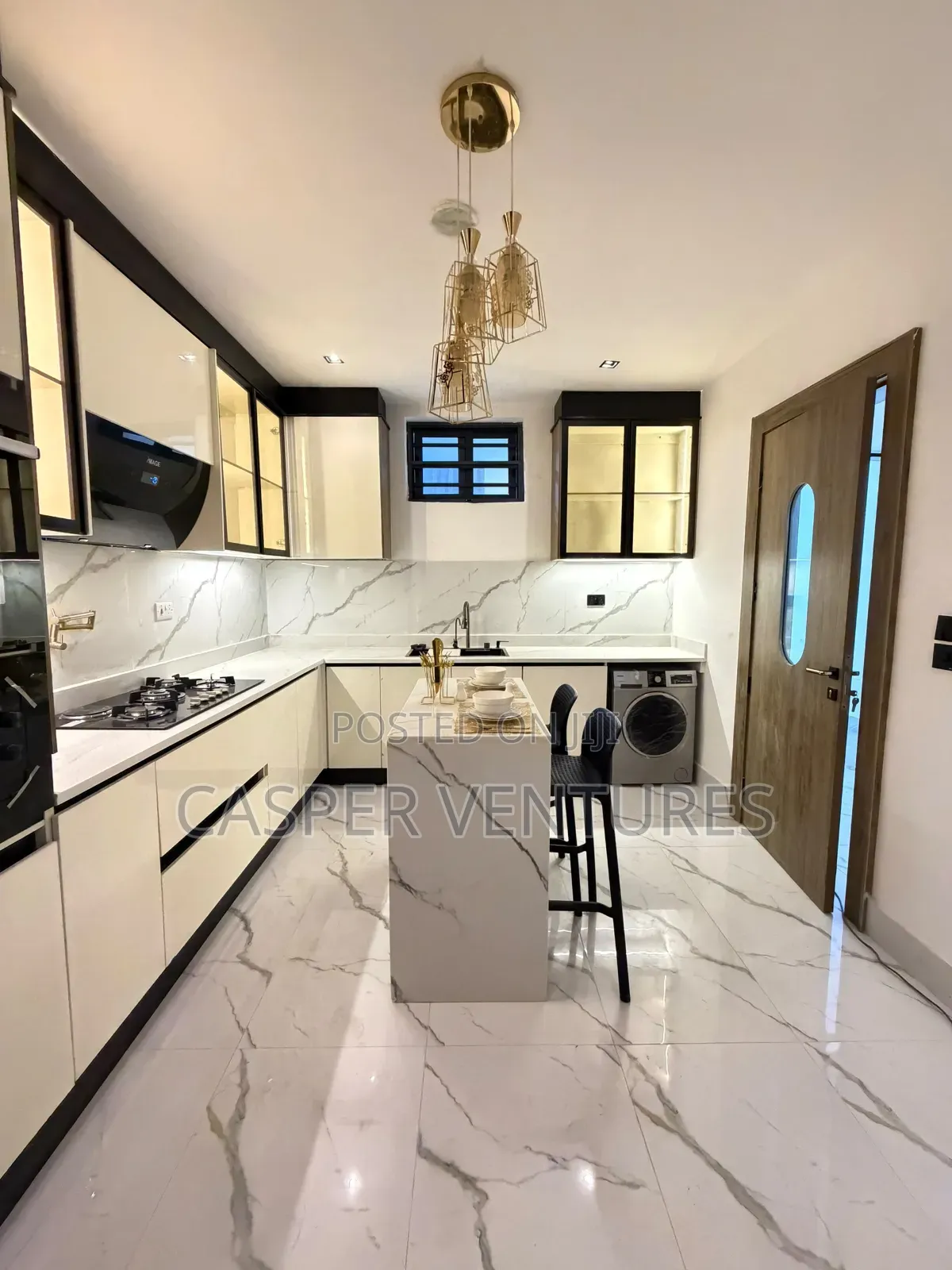 2bdrm Block of Flats in Freedom Way, Lekki Phase 1 for sale