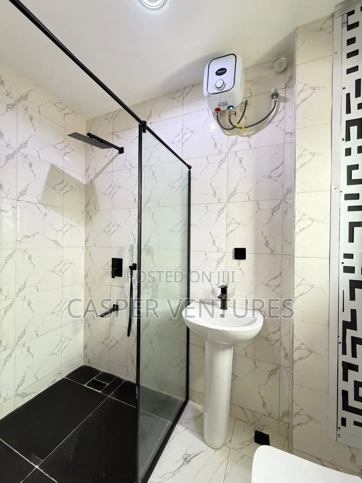 2bdrm Block of Flats in Freedom Way, Lekki Phase 1 for sale