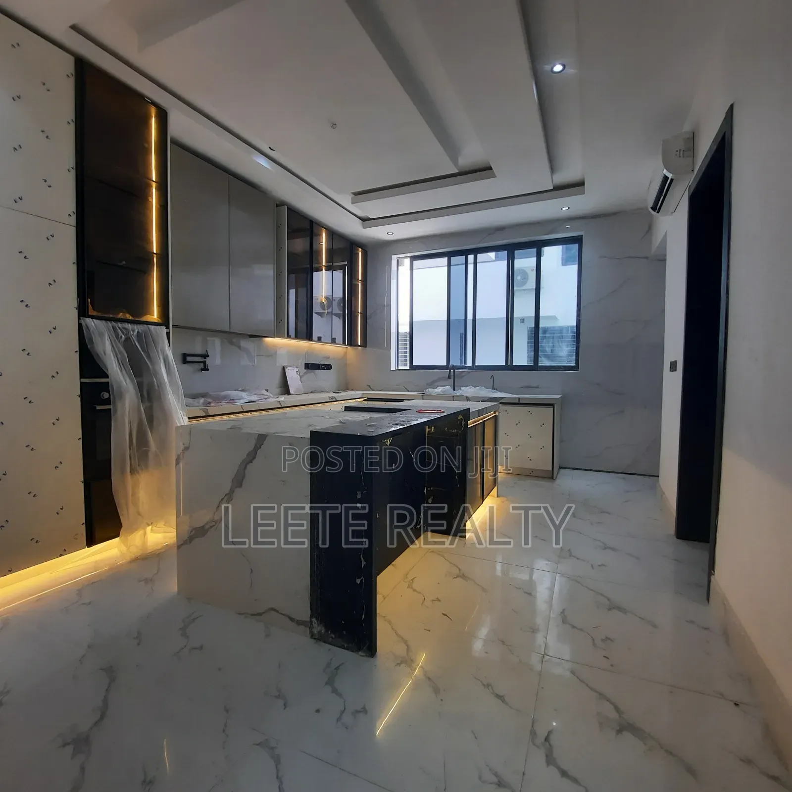 5bdrm Duplex in Katampe Extension for sale
