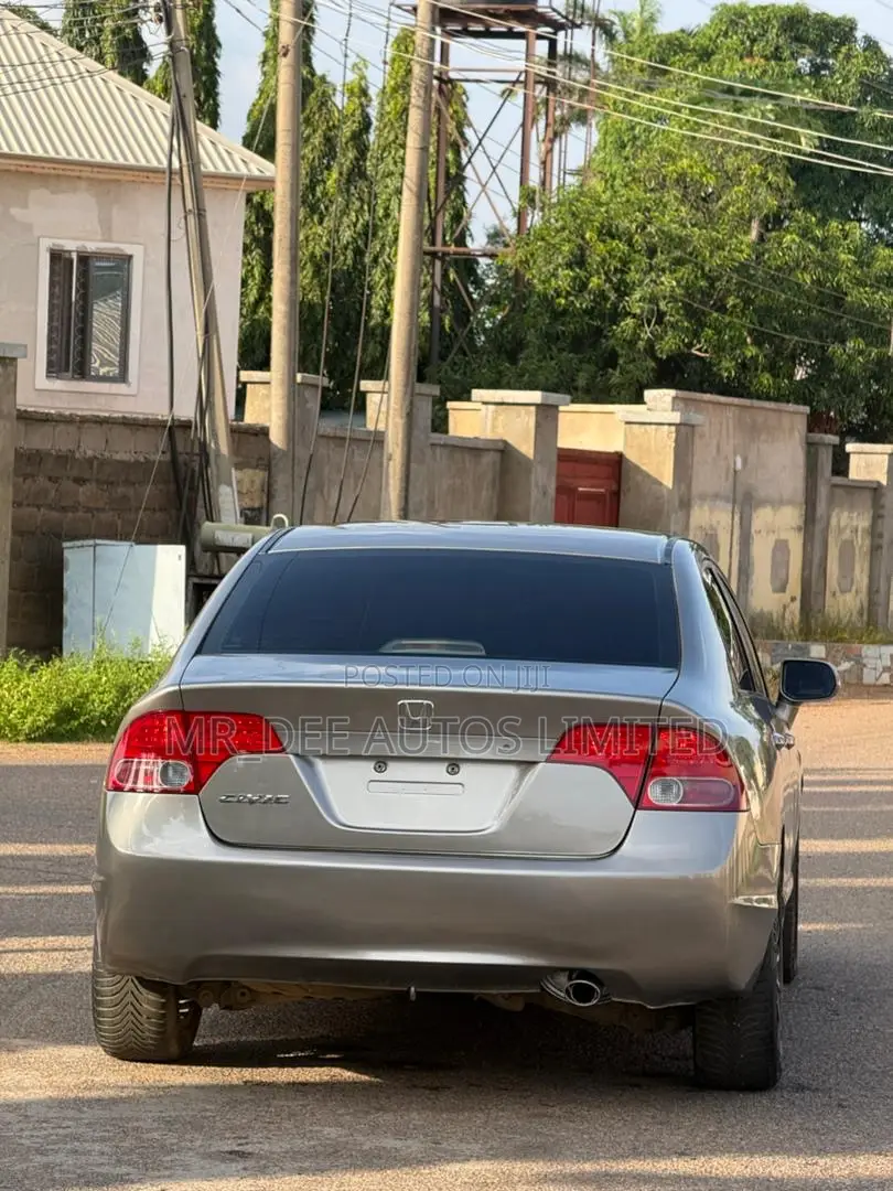 Honda Civic 2006 Gray
