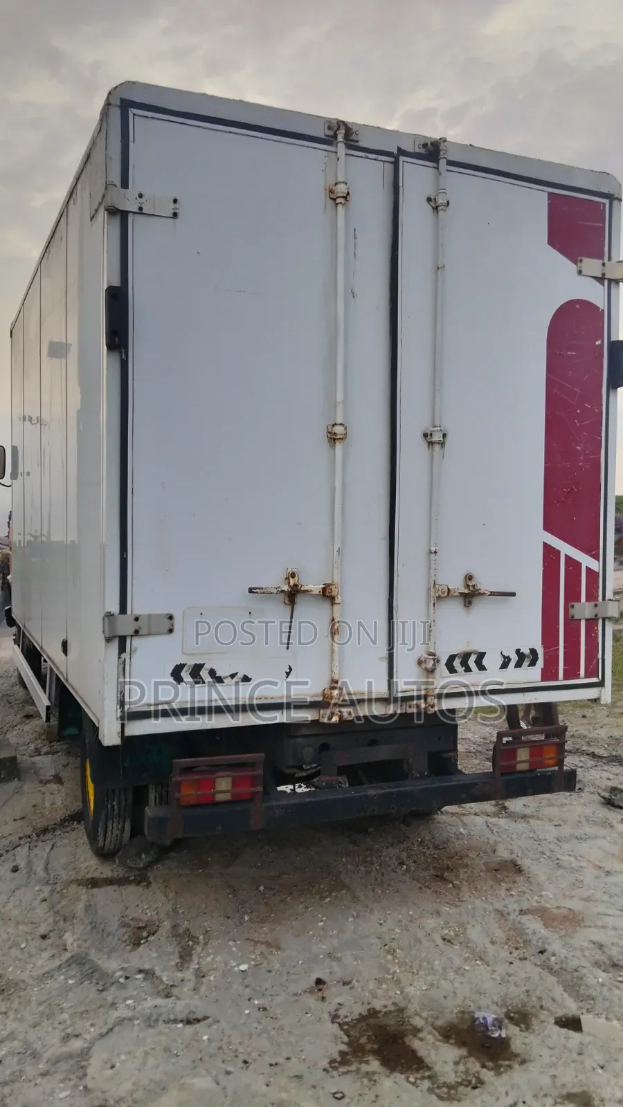 Mercedes Benz Truck 608