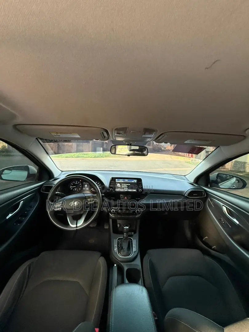 Hyundai Elantra 2017 White
