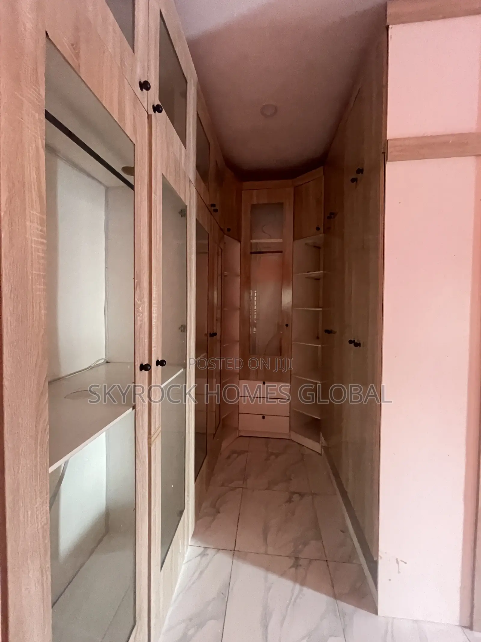 4bdrm Duplex in Lekki Expressway for rent