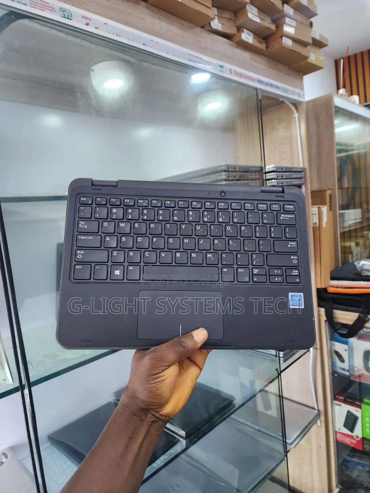 Laptop Dell Latitude 3190 2-in-1 8GB Intel Pentium SSD 128GB