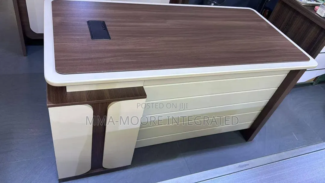 Office Desk/ Table