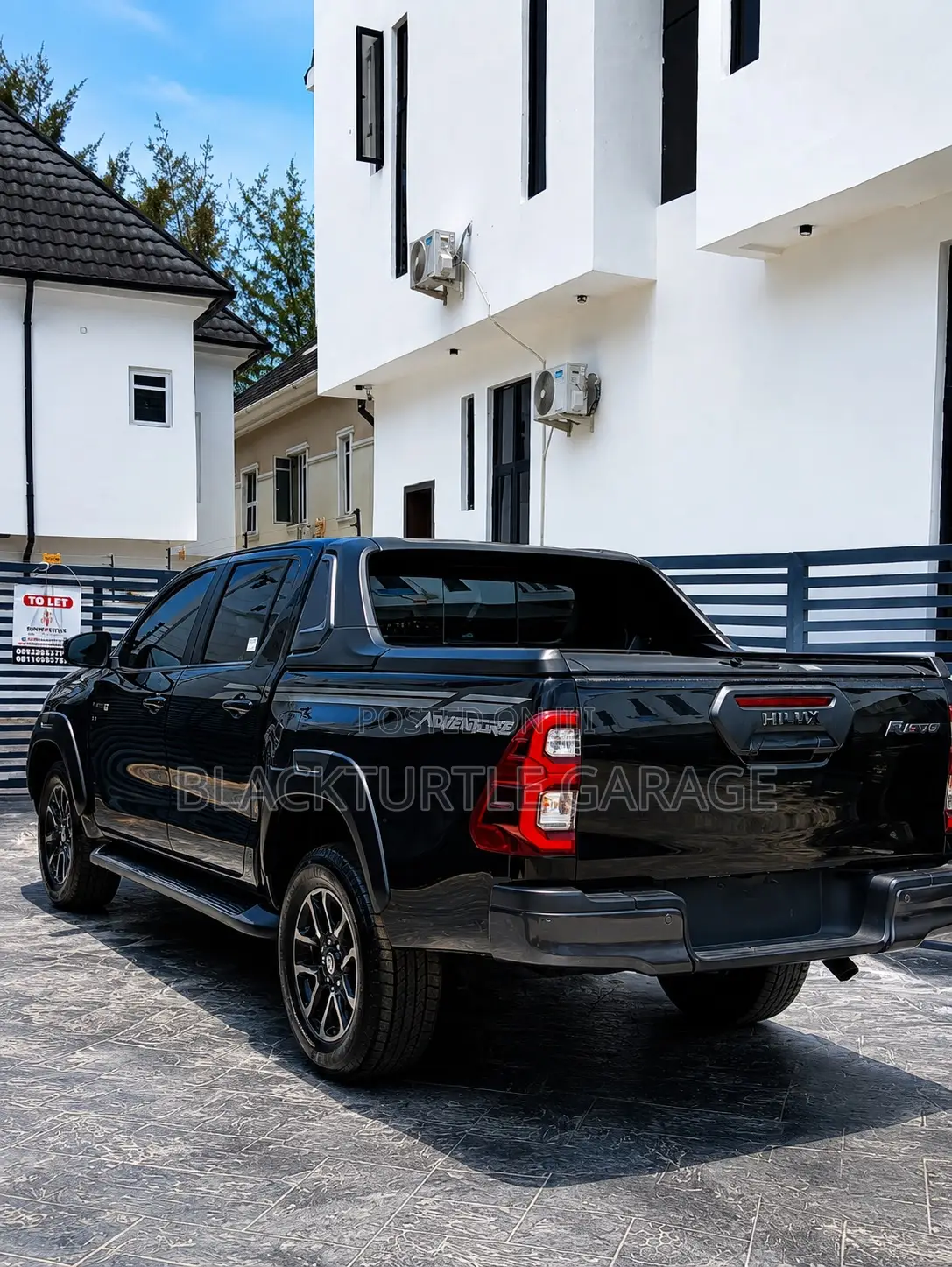Toyota Hilux 2022 Black