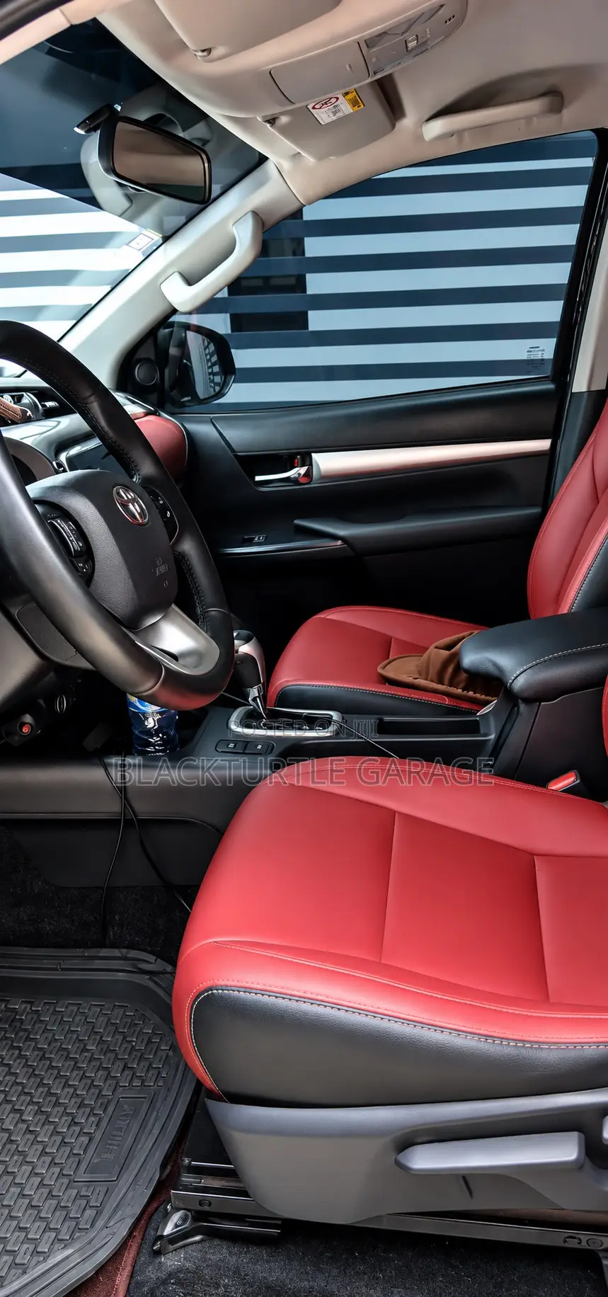 Toyota Hilux 2022 Black