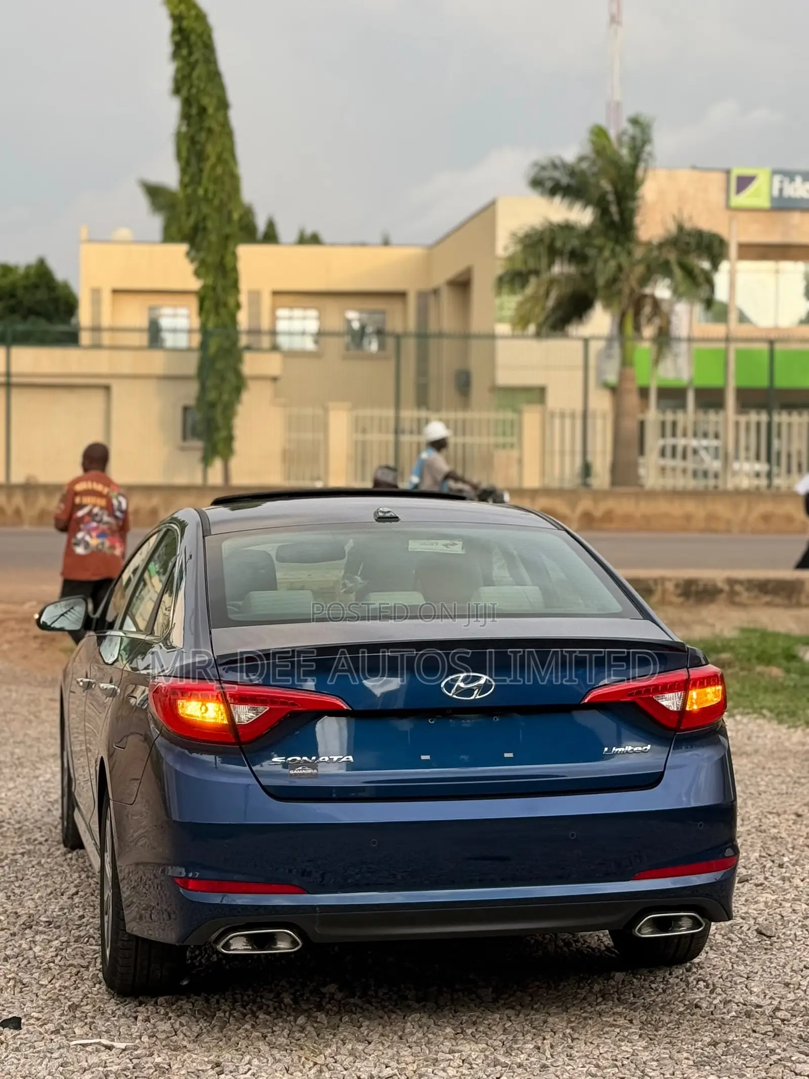 Hyundai Sonata Limited Sedan FWD (2.4L 4cyl 6A) 2017 Blue