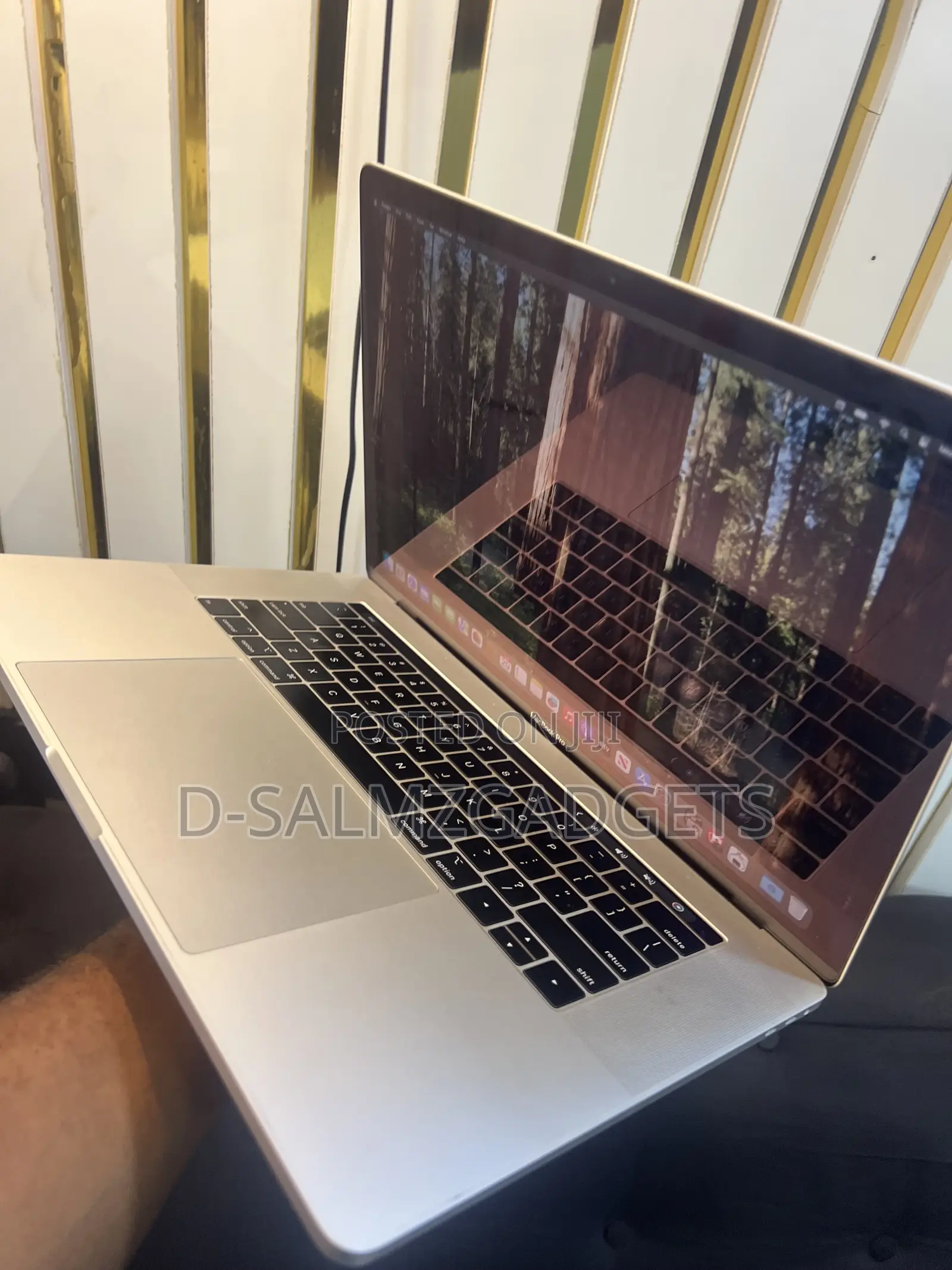 Laptop Apple MacBook Pro 2018 16GB Intel Core i7 SSD 512GB