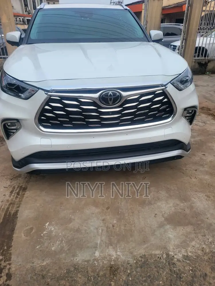 Toyota Highlander Platinum AWD 2023 White