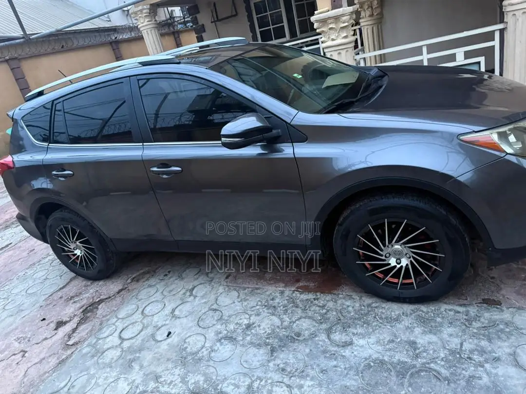 Toyota RAV4 Limited 4dr SUV (2.5L 4cyl 6A) 2014 Gray