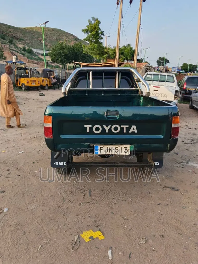 Toyota Hilux 1998 Green