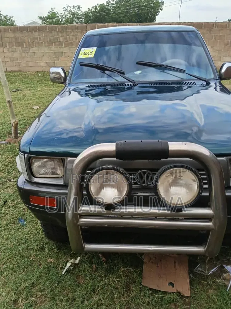 Toyota Hilux 1998 Green