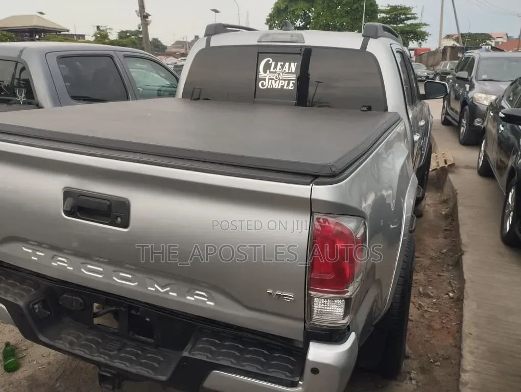 Toyota Tacoma 2019 Silver