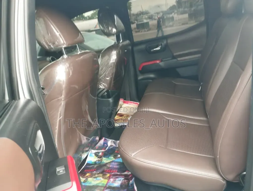 Toyota Tacoma 2019 Silver