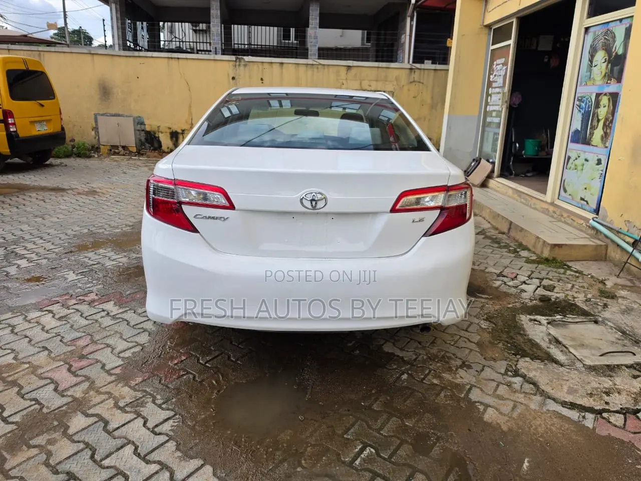Toyota Camry LE 4dr Sedan (2.5L 4cyl 6A) 2013 White