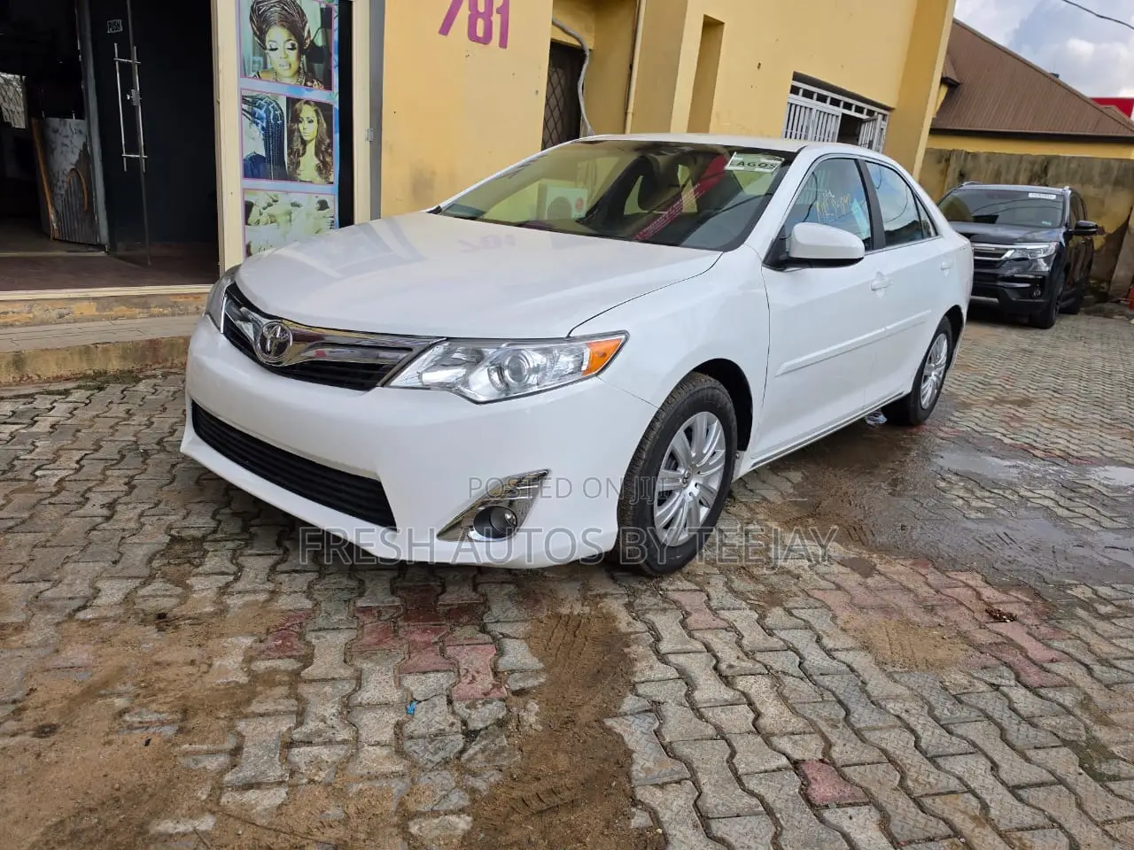 Toyota Camry LE 4dr Sedan (2.5L 4cyl 6A) 2013 White