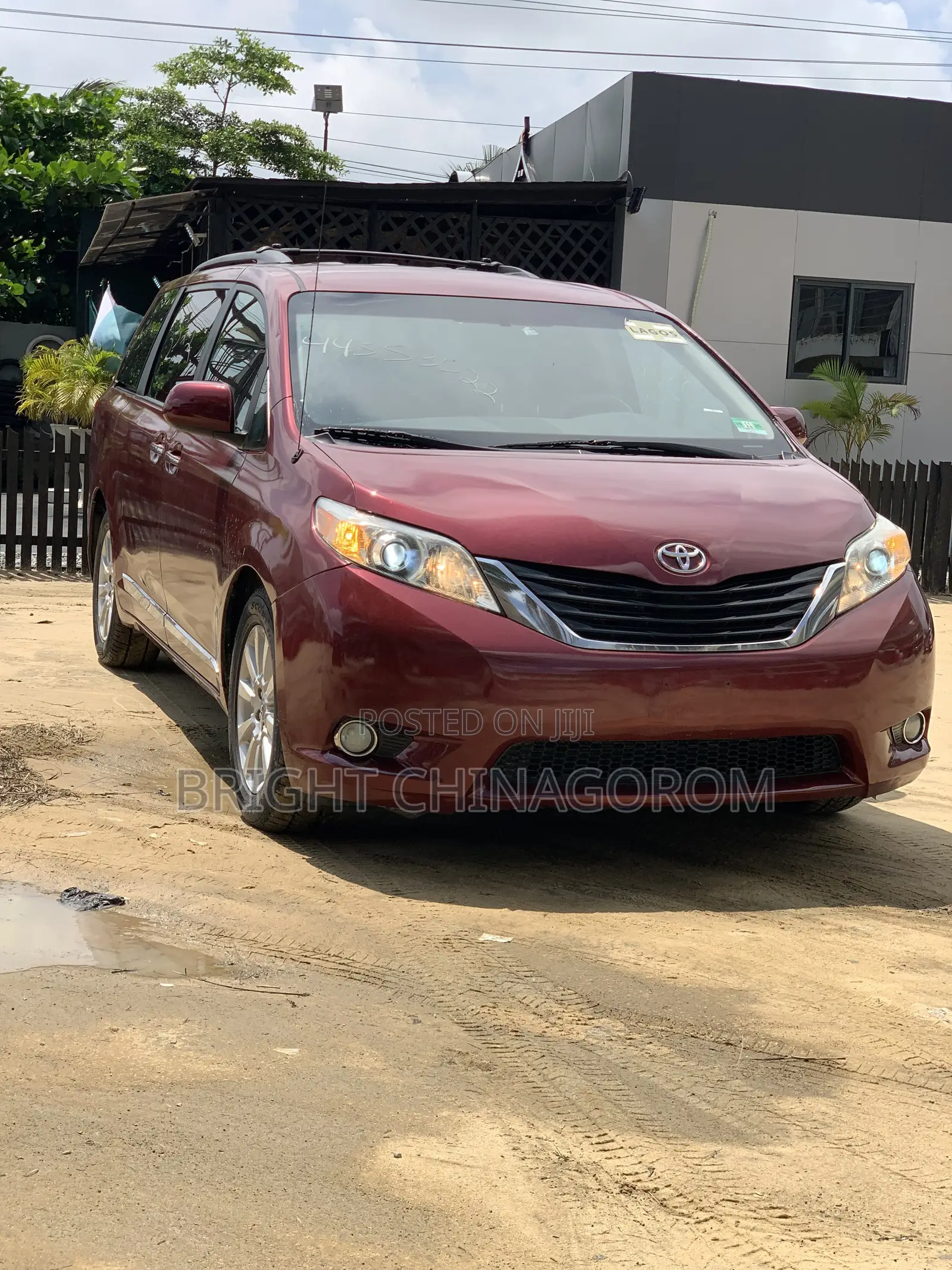 Toyota Sienna LE 7 Passenger Mobility 2011 Red