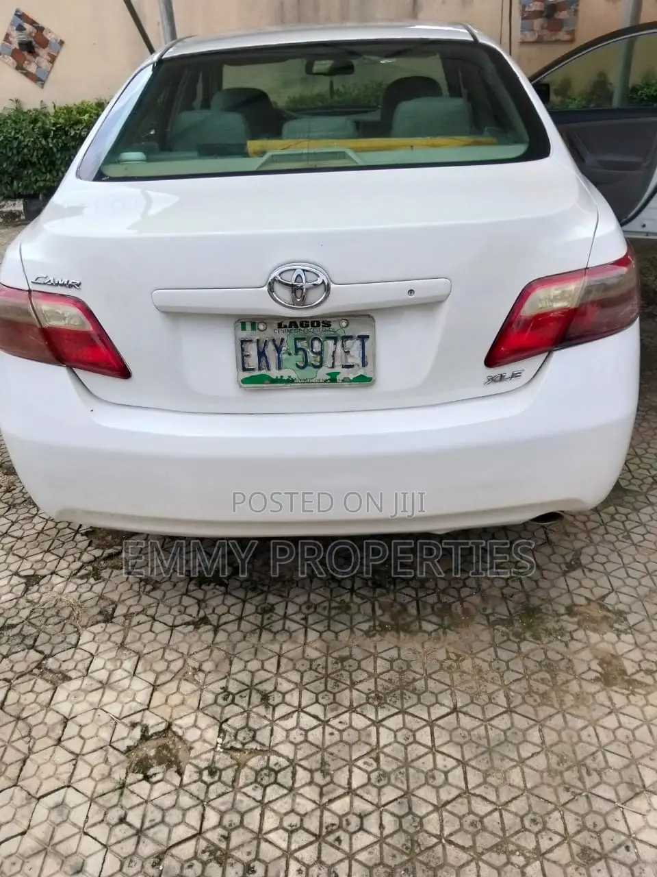Toyota Camry XLE 4dr Sedan (2.4 4cyl 5A) 2008 White