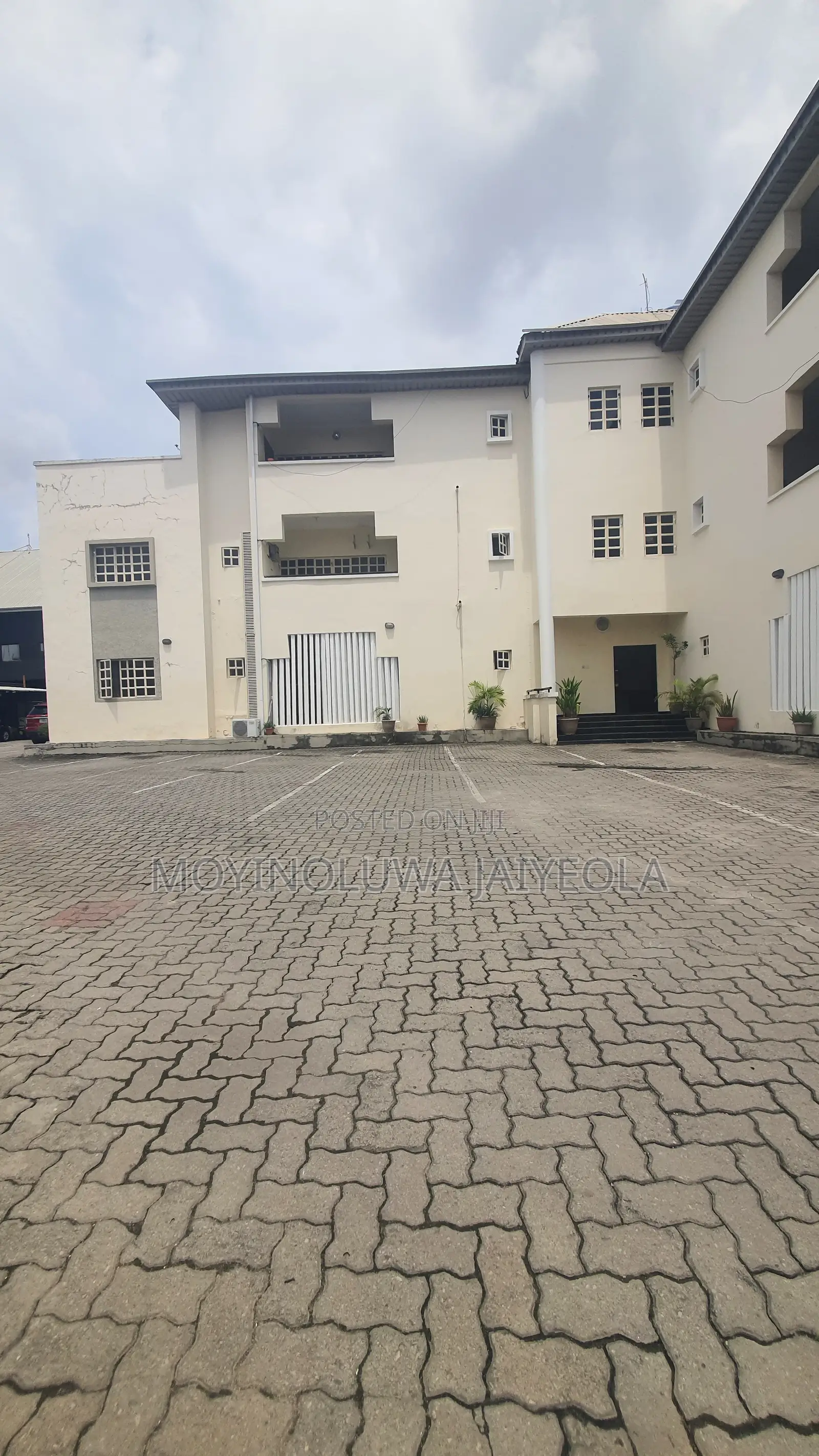 For Rent/ Lease 3bedroom Apartment With Bq and Swimming Pool