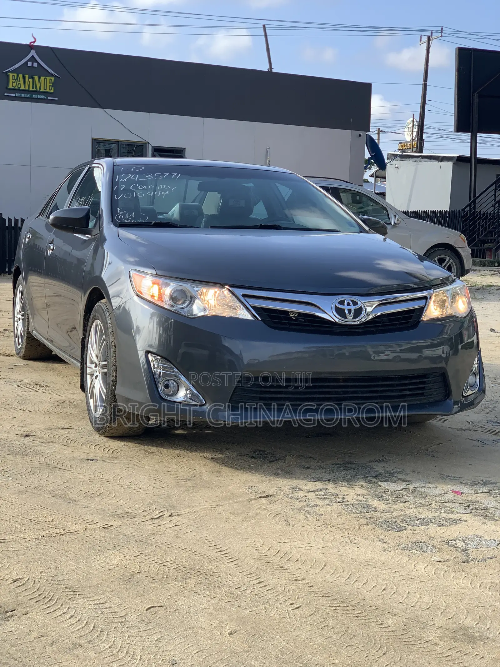 Toyota Camry LE 4dr Sedan (2.5L 4cyl 6A) 2012 Gray