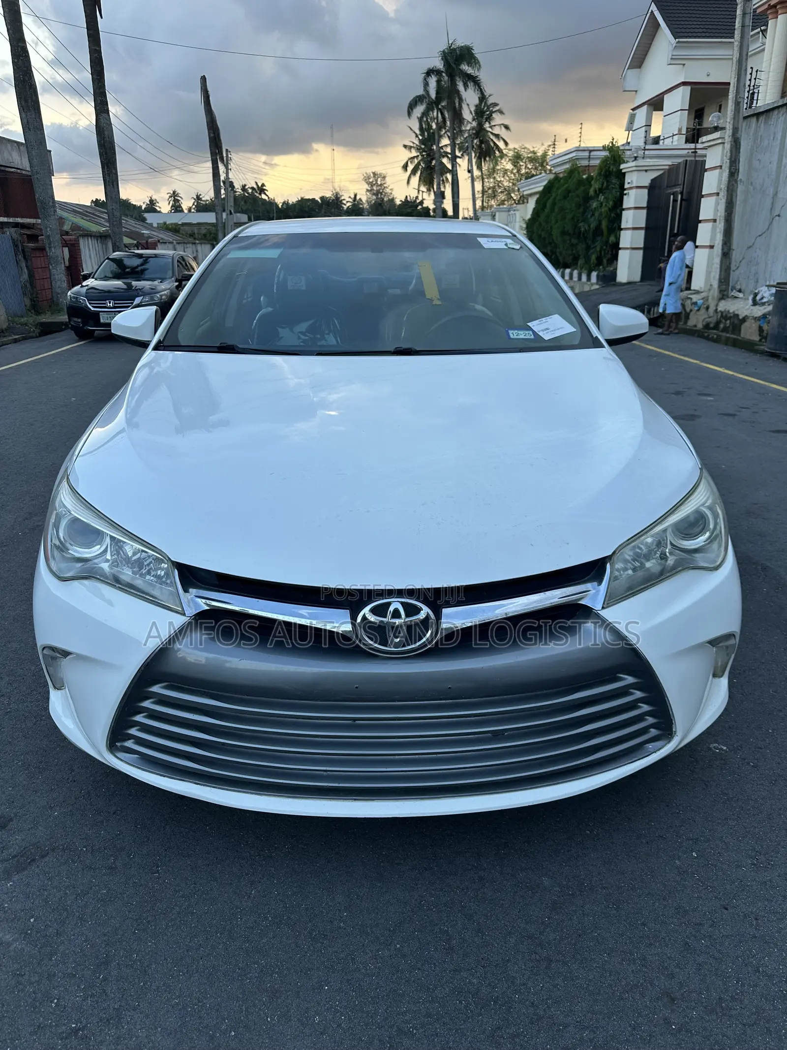 Toyota Camry LE 4dr Sedan (2.5L 4cyl 6A) 2015 White