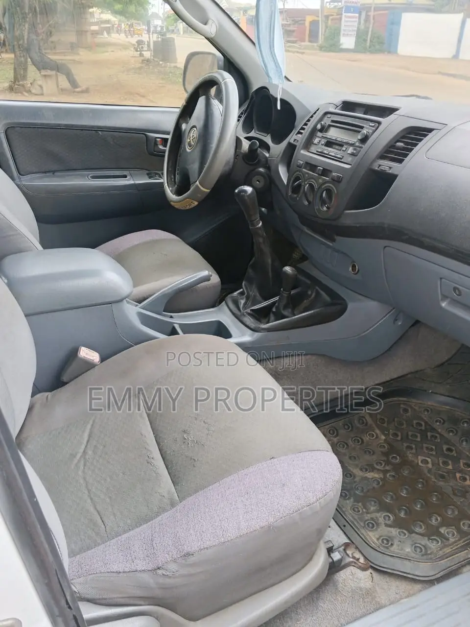 Toyota Hilux 2010 White