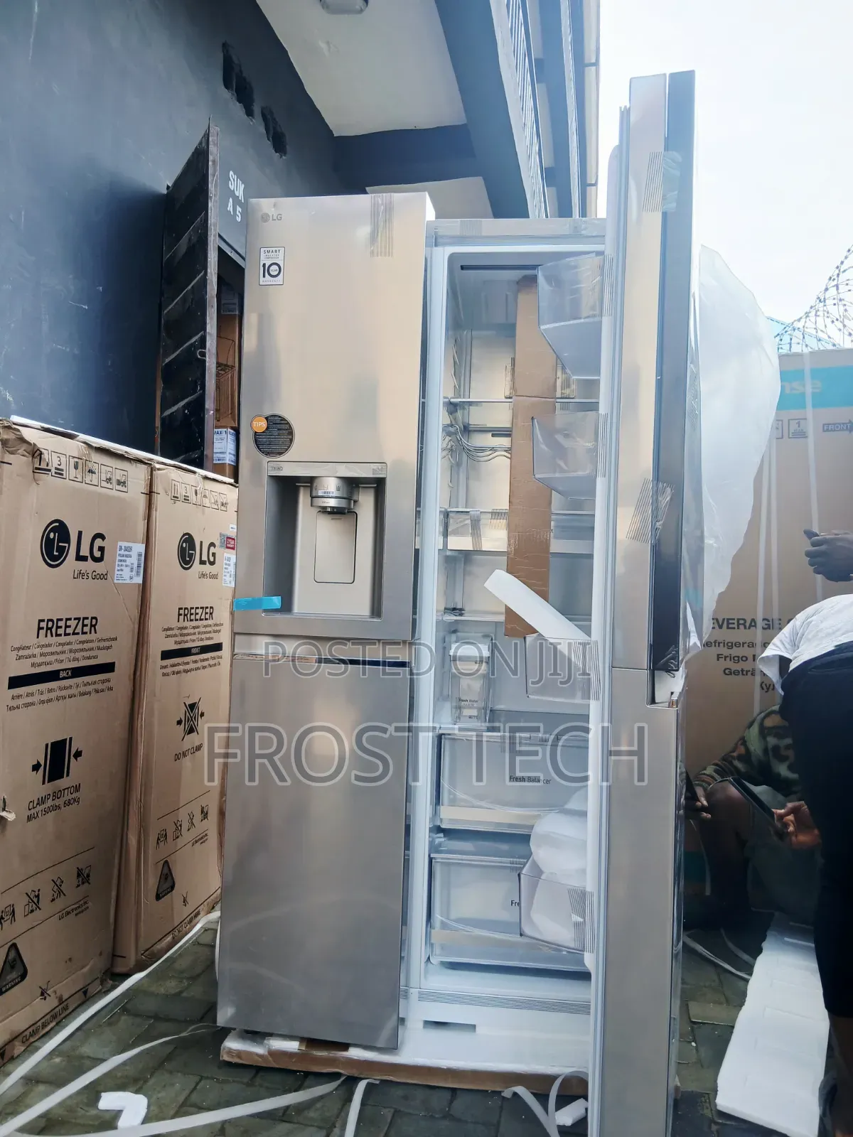 Lg Smart Inverter Fridge With Ice Cubes Dispenser, Knock Twice