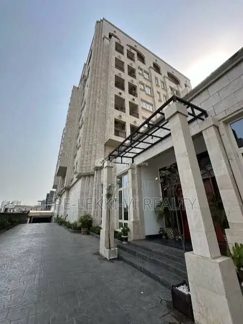 4bdrm Apartment in Victoria Island for rent