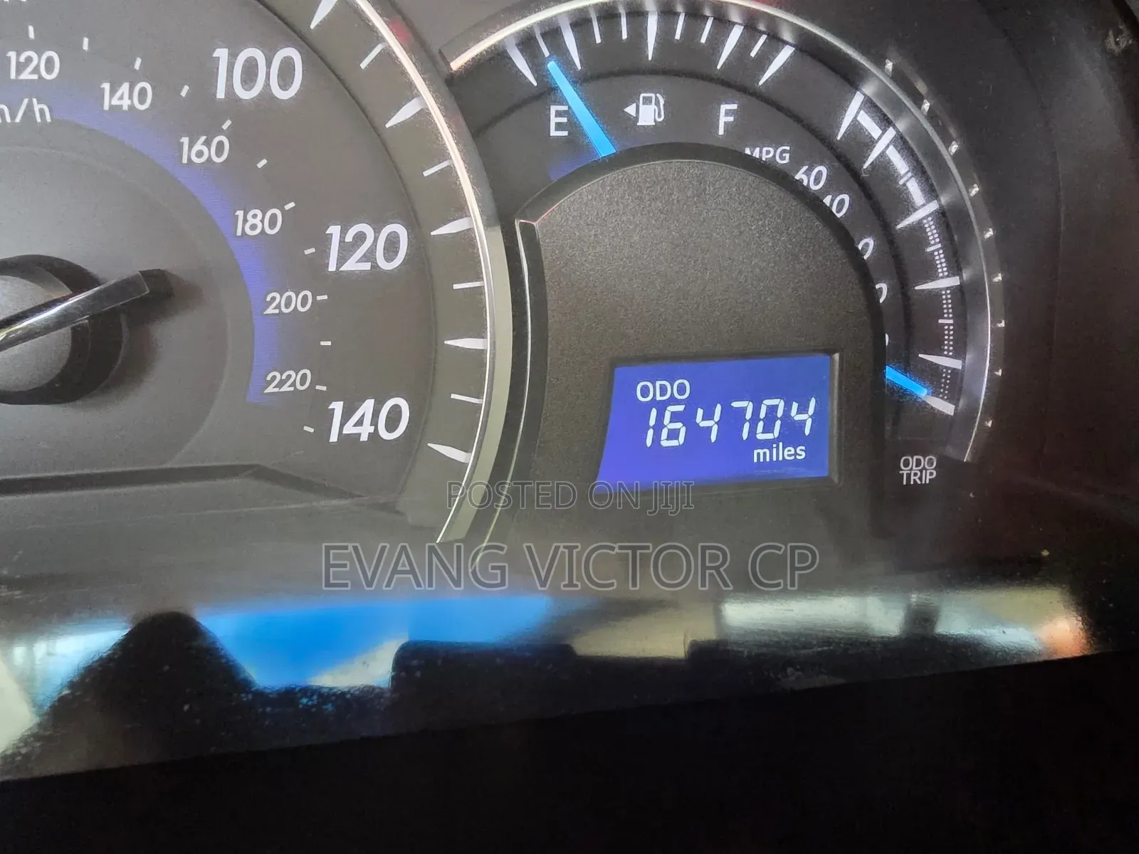 Toyota Camry XLE 4dr Sedan (2.5L 4cyl 6A) 2013 Gold